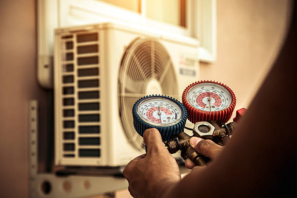 Professional Ac Installation technician working in Stratford, CT
